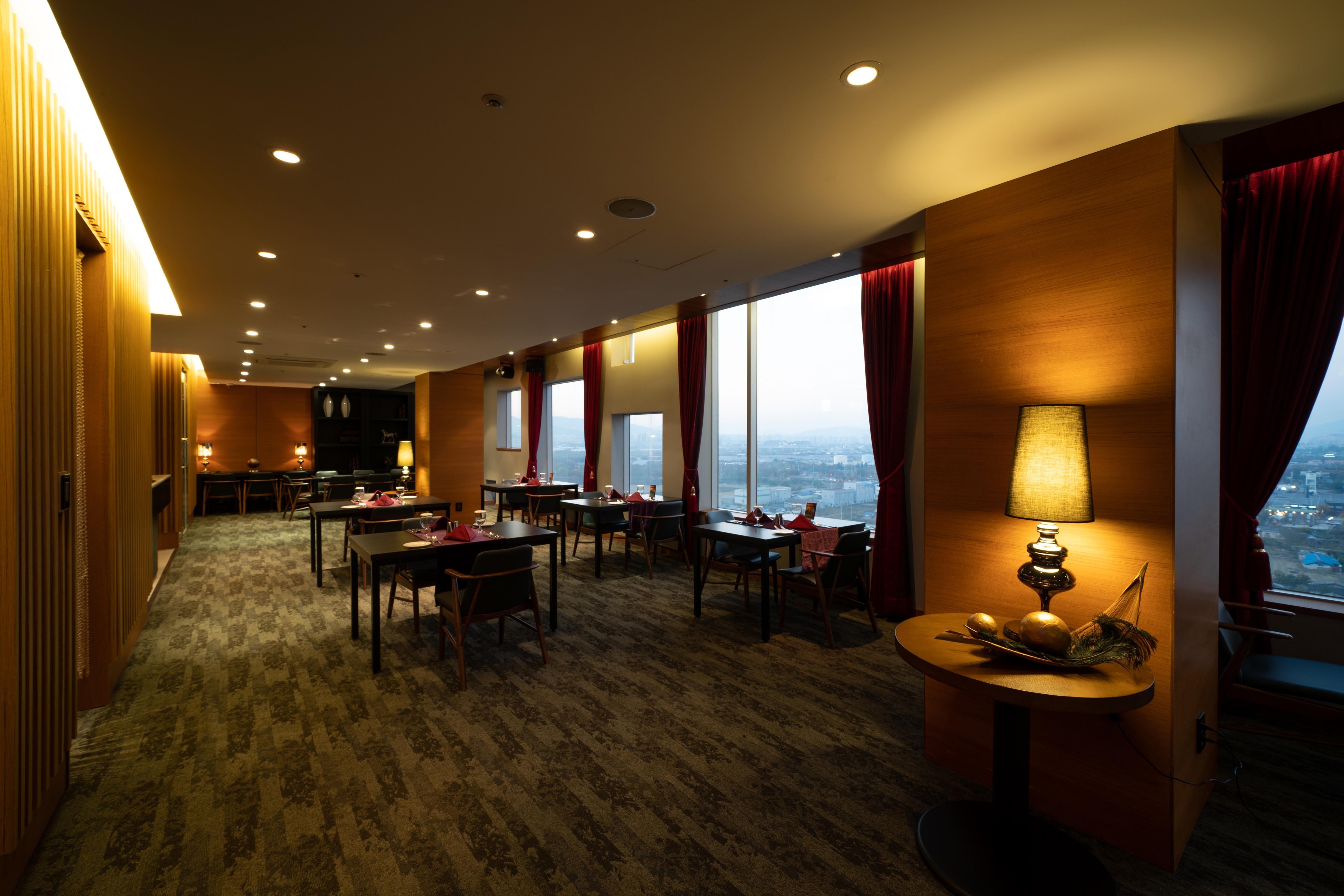 Holiday Inn Gwangju By Ihg Gwangju Metropolitan City Εξωτερικό φωτογραφία